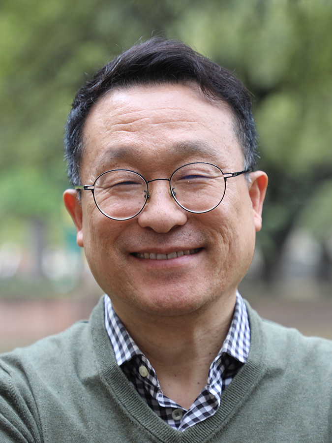 Yang-Soo Yoon Headshot