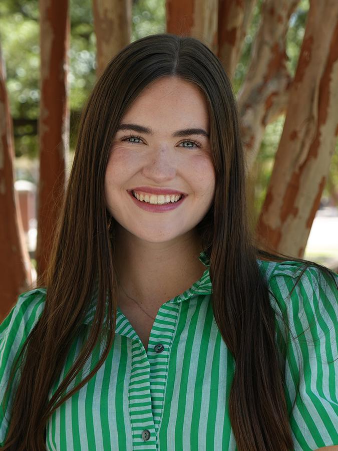 Claire Ficek Headshot